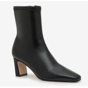 NWOB Womens Steve Madden Willah Black Faux Leather Ankle Zip Heeled Booties 7